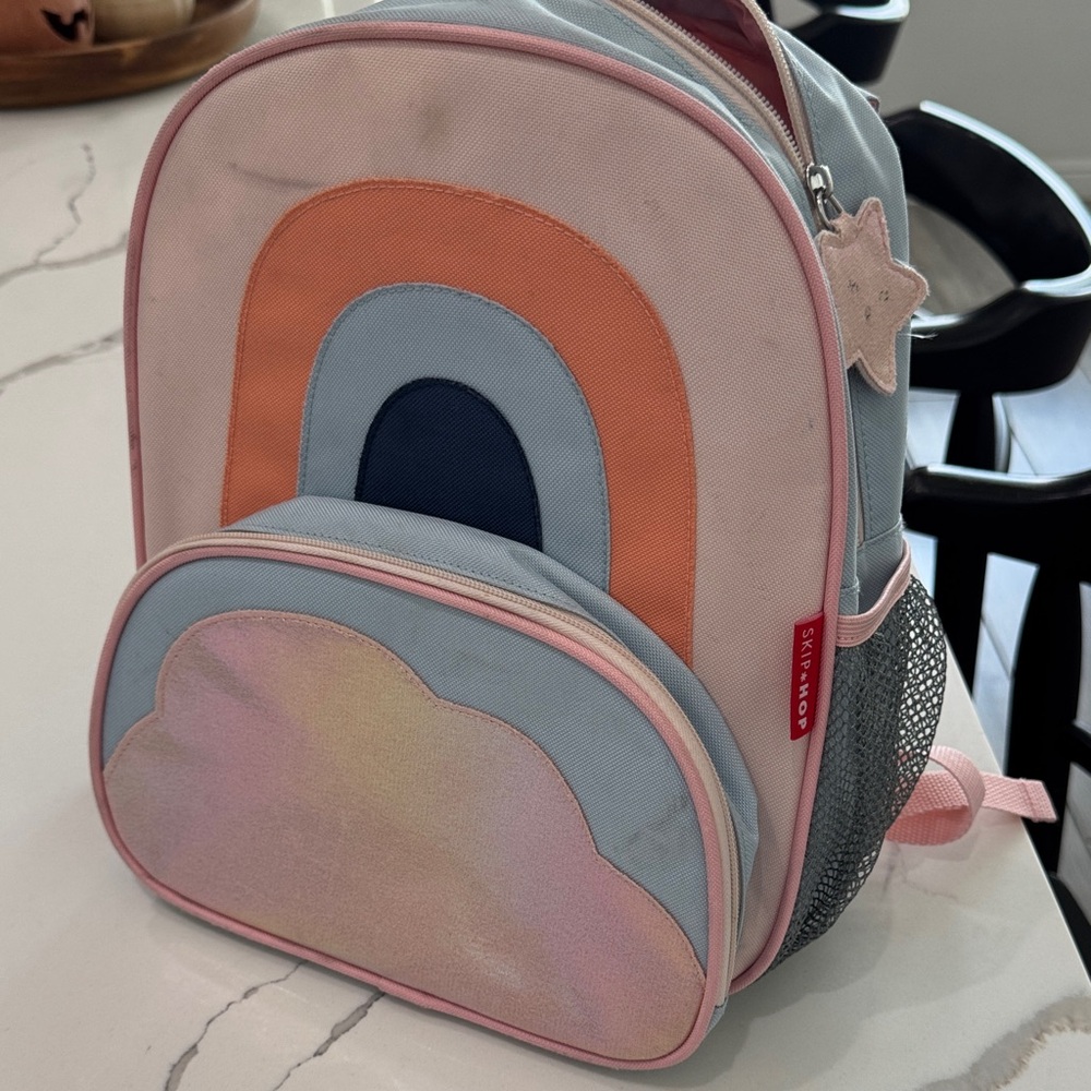 Colorful Kids Backpack with Rainbow Design skiphop m